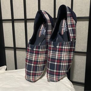 Skechers Men's Navy and Red Plaid Loafers